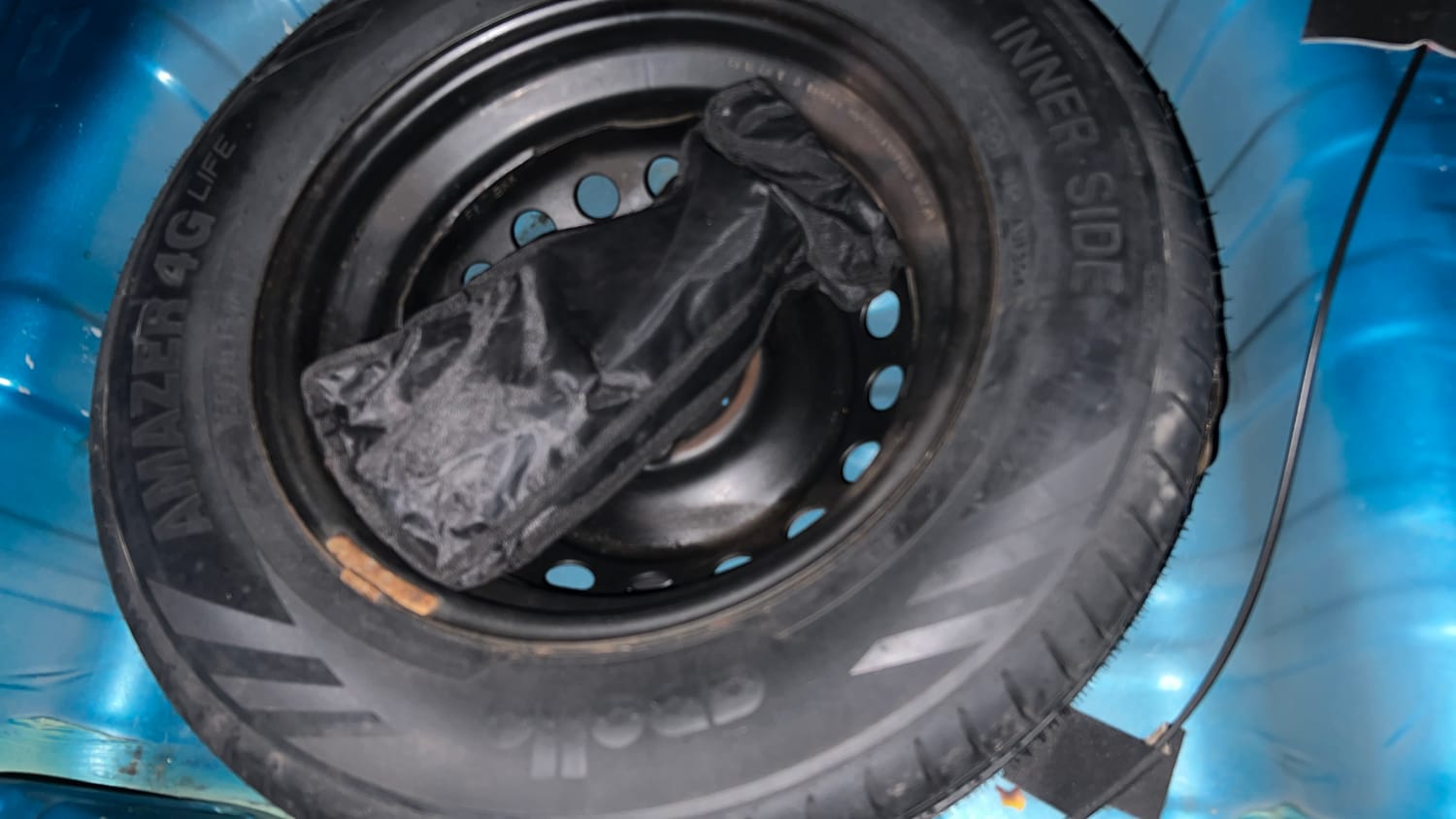 Used 2020 Renault Kwid 1.0 RXT AMT Opt Petrol Automatic tyres SPARE TYRE VIEW