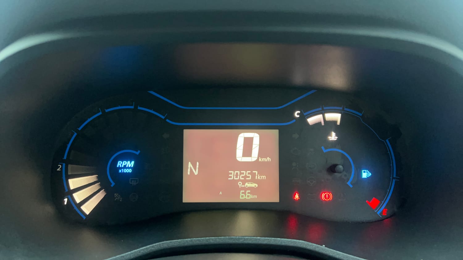 Used 2020 Renault Kwid 1.0 RXT AMT Opt Petrol Automatic interior CLUSTERMETER VIEW