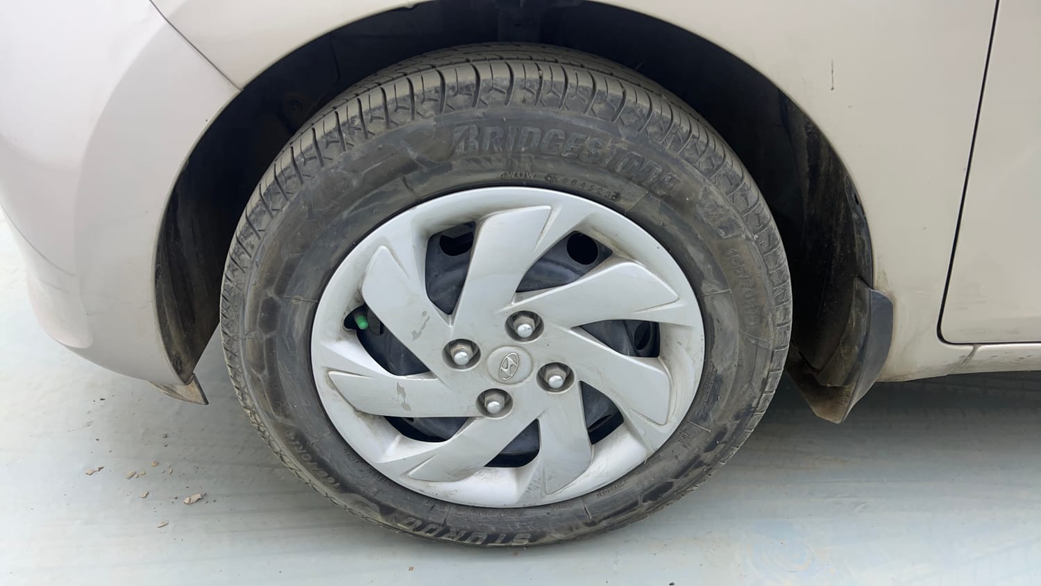 Used 2020 Hyundai Santro Sportz AMT Petrol Automatic tyres LEFT FRONT TYRE RIM VIEW