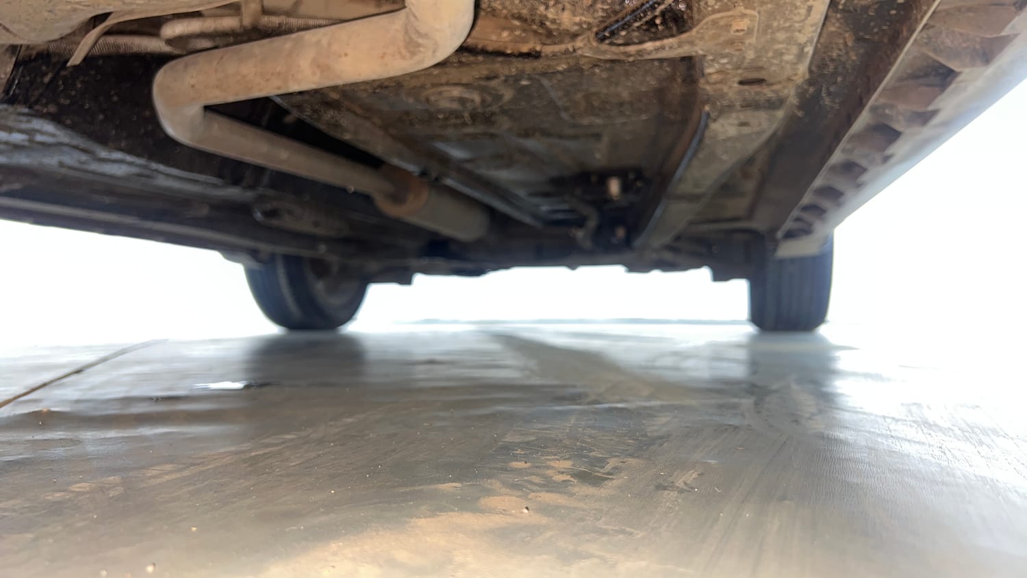 Used 2025 Maruti Suzuki XL6 Alpha Plus MT Petrol Petrol Manual extra REAR RIGHT UNDERBODY VIEW