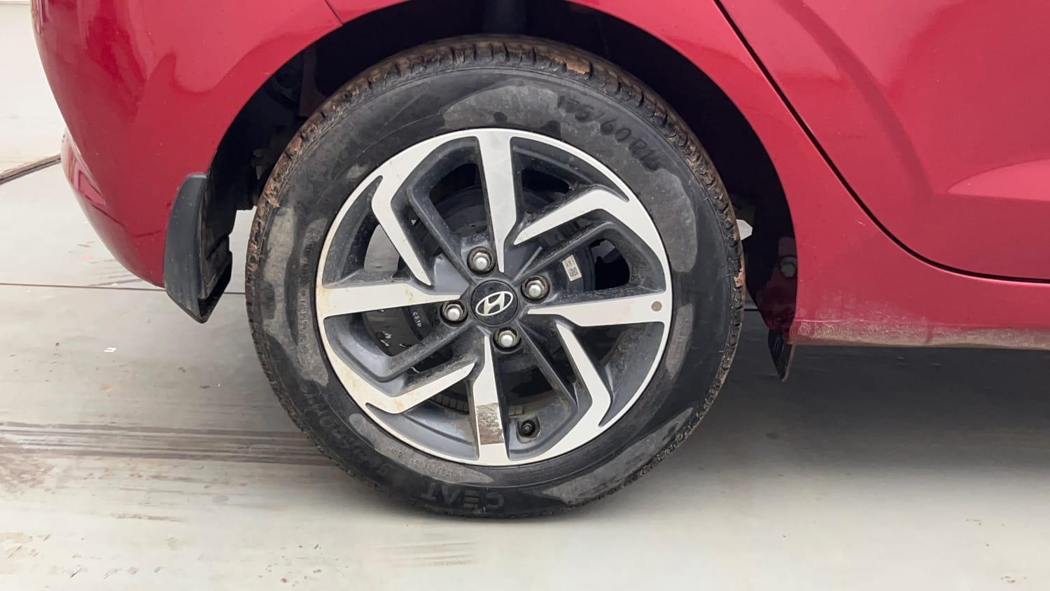 Used 2022 Hyundai Grand i10 Nios Asta 1.2 Kappa VTVT Petrol Manual tyres RIGHT REAR TYRE RIM VIEW