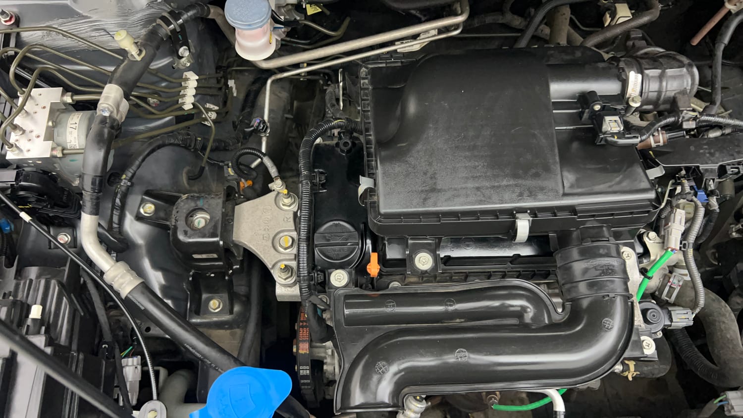Used 2023 Maruti Suzuki Brezza ZXi Petrol Manual engine ENGINE RIGHT SIDE VIEW