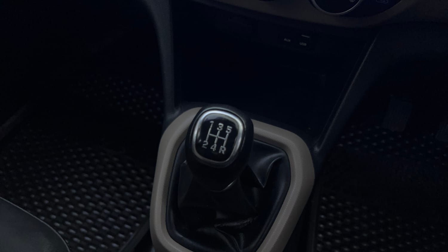Used 2015 Hyundai Grand i10 Asta 1.2 Kappa VTVT (O) Petrol Manual interior GEAR  KNOB VIEW