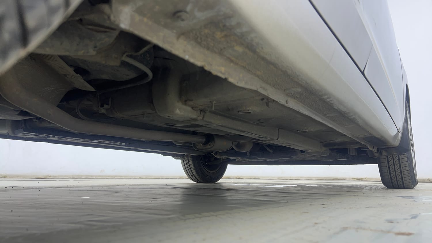 Used 2020 Hyundai Santro Sportz AMT Petrol Automatic extra REAR RIGHT UNDERBODY VIEW