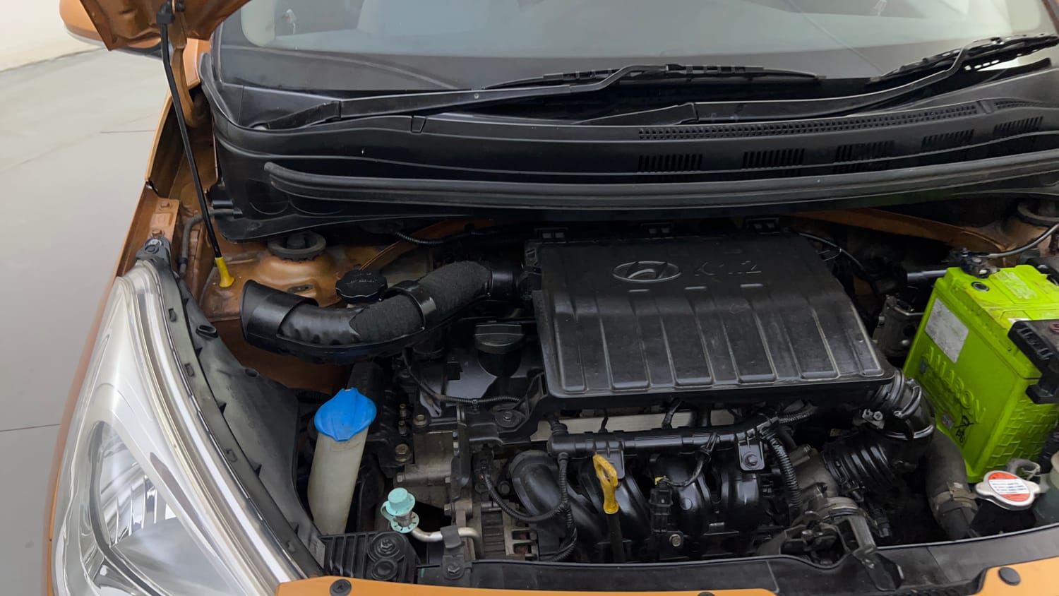 Used 2015 Hyundai Grand i10 Asta 1.2 Kappa VTVT (O) Petrol Manual engine ENGINE RIGHT SIDE HINGE & APRON VIEW