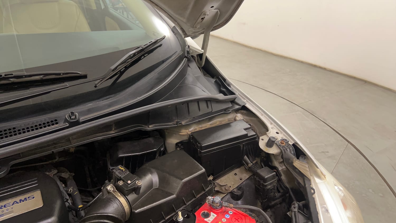 Used 2016 Honda City SV Diesel Diesel Manual engine ENGINE LEFT SIDE HINGE & APRON VIEW