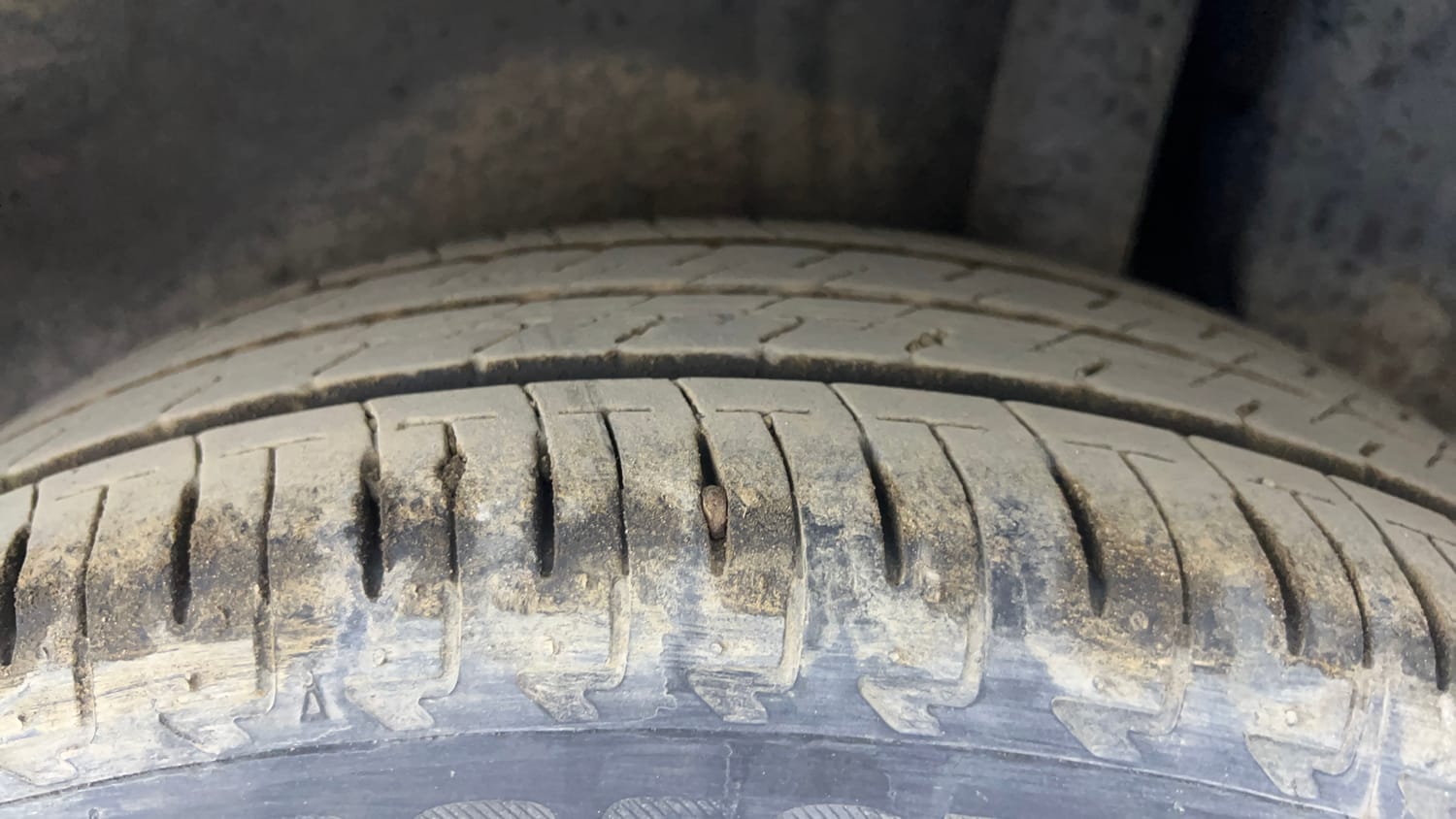 Used 2018 Maruti Suzuki Ignis Delta 1.2 MT Petrol Manual tyres LEFT REAR TYRE TREAD VIEW
