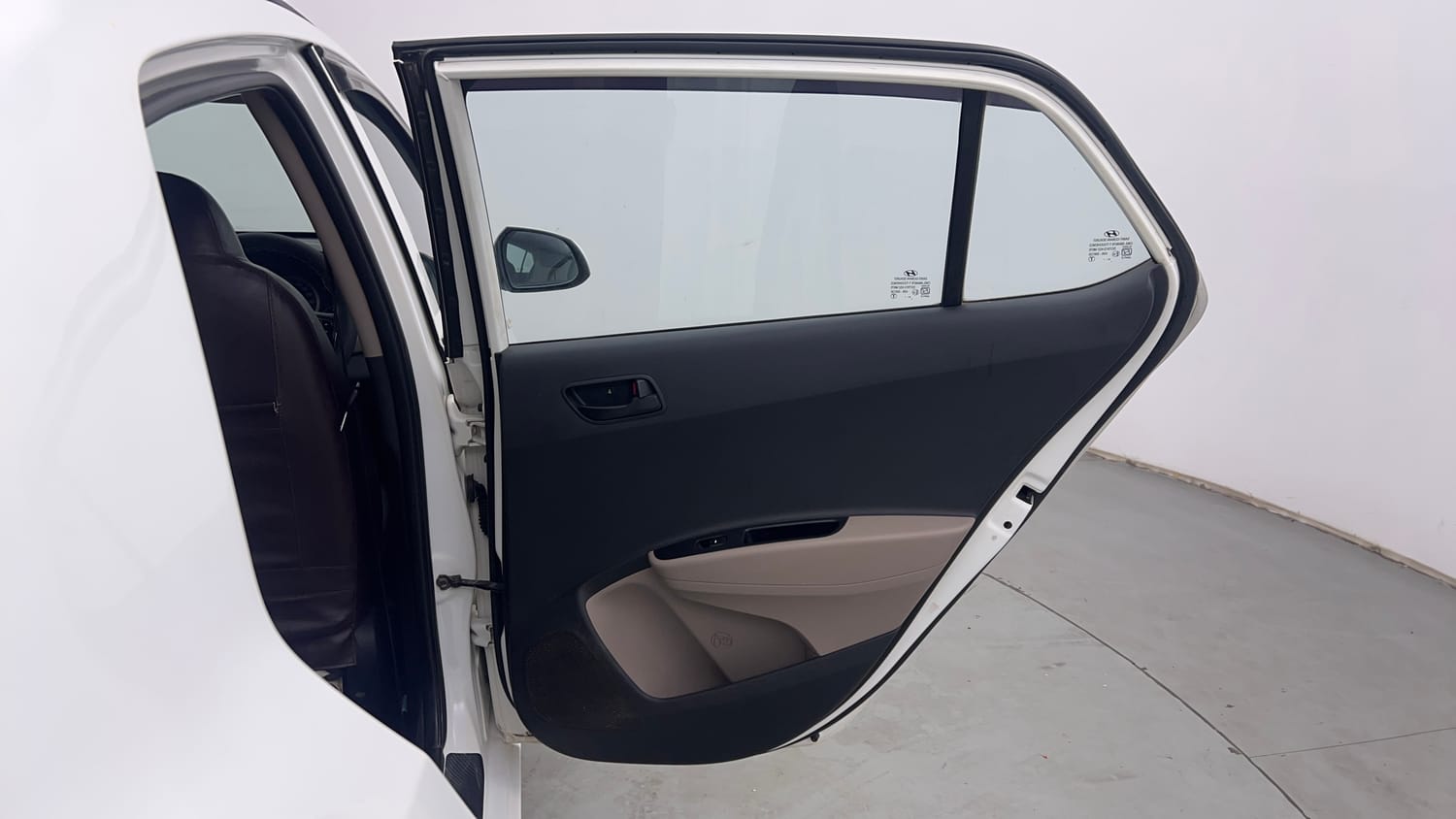 Used 2019 Hyundai Grand i10 Magna 1.2 Kappa VTVT Petrol Manual interior RIGHT REAR DOOR OPEN VIEW
