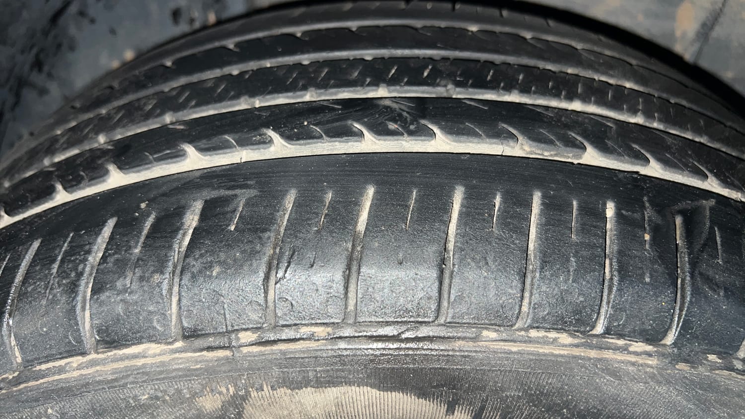 Used 2022 Tata Altroz XZ Plus i-Turbo Petrol Petrol Manual tyres RIGHT REAR TYRE TREAD VIEW