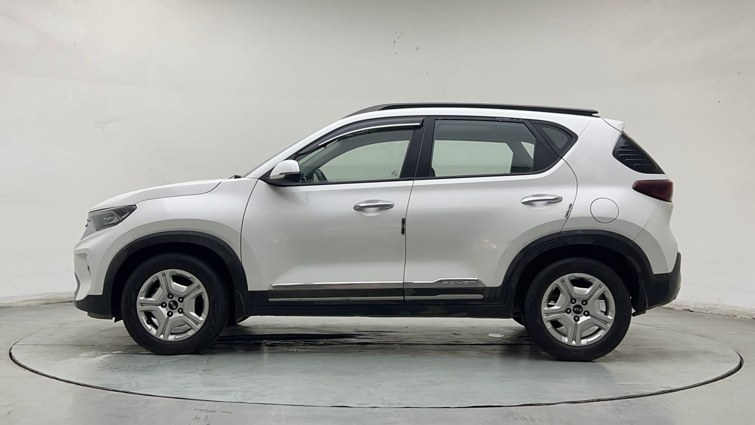 Used 2021 Kia Sonet HTX 1.5 Diesel Manual exterior LEFT SIDE VIEW