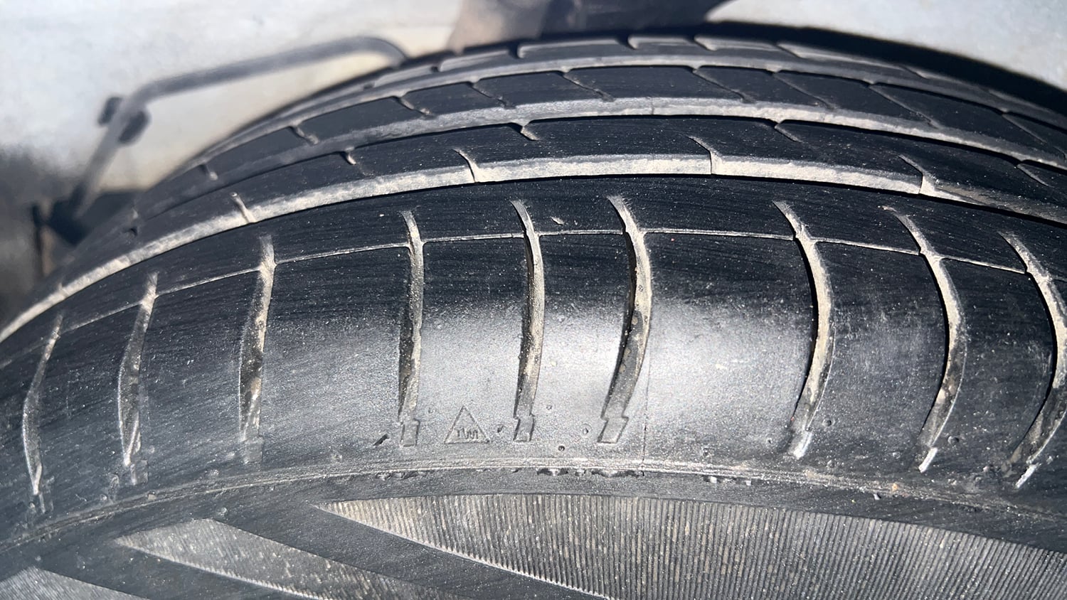 Used 2013 Hyundai i10 Magna 1.1 iRDE2 Petrol Manual tyres LEFT REAR TYRE TREAD VIEW