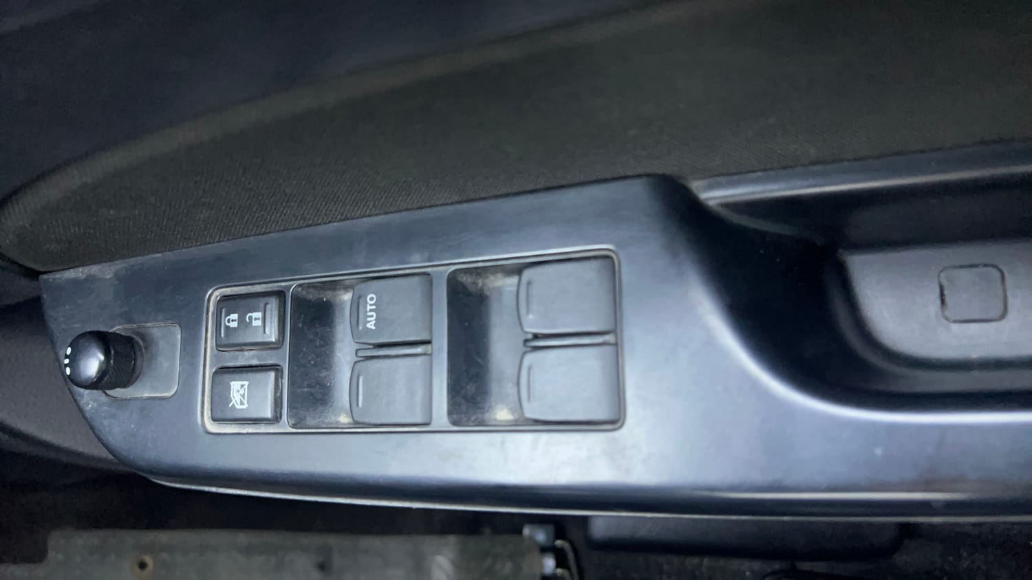 Used 2012 Maruti Suzuki Swift VXi Petrol Manual top_features Power windows