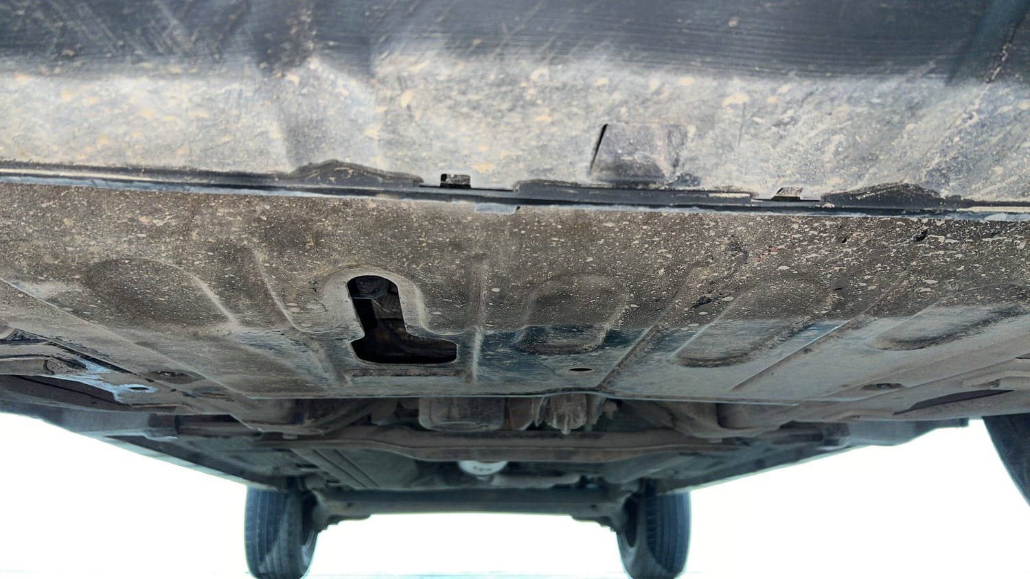 Used 2018 Renault Duster RXS CVT Petrol Automatic extra FRONT LEFT UNDERBODY VIEW