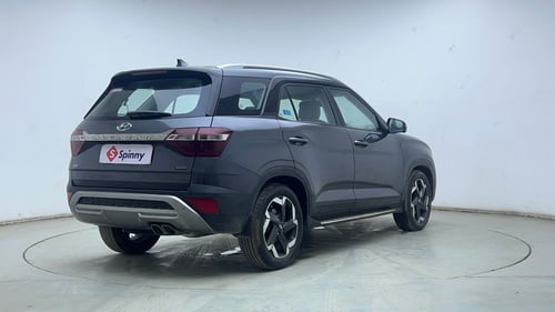 Used 2022 Hyundai Alcazar Signature (O) 6 STR 2.0 Petrol AT Petrol Automatic exterior RIGHT REAR CORNER VIEW