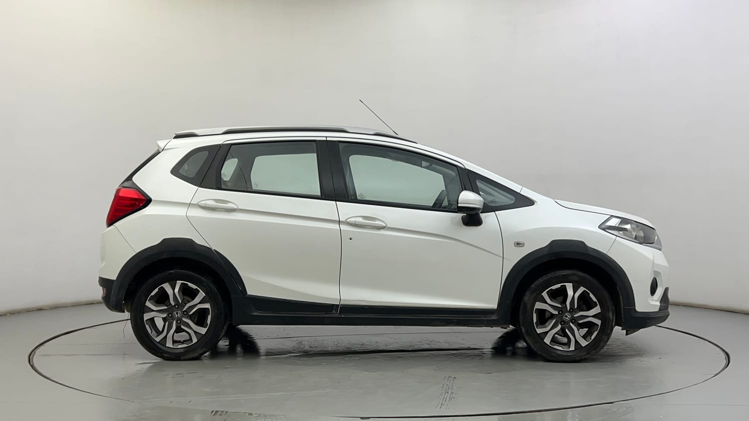 Used 2018 Honda WR-V S MT Petrol Petrol Manual exterior RIGHT SIDE VIEW