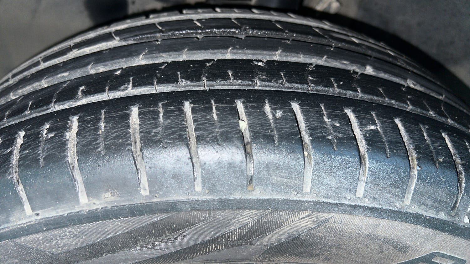 Used 2022 Tata Punch Creative AMT Petrol Automatic tyres LEFT FRONT TYRE TREAD VIEW