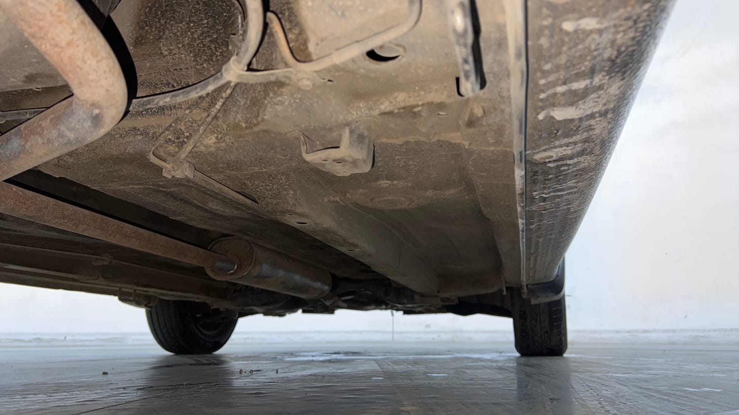 Used 2017 Maruti Suzuki Celerio ZXi AMT Petrol Automatic extra REAR RIGHT UNDERBODY VIEW