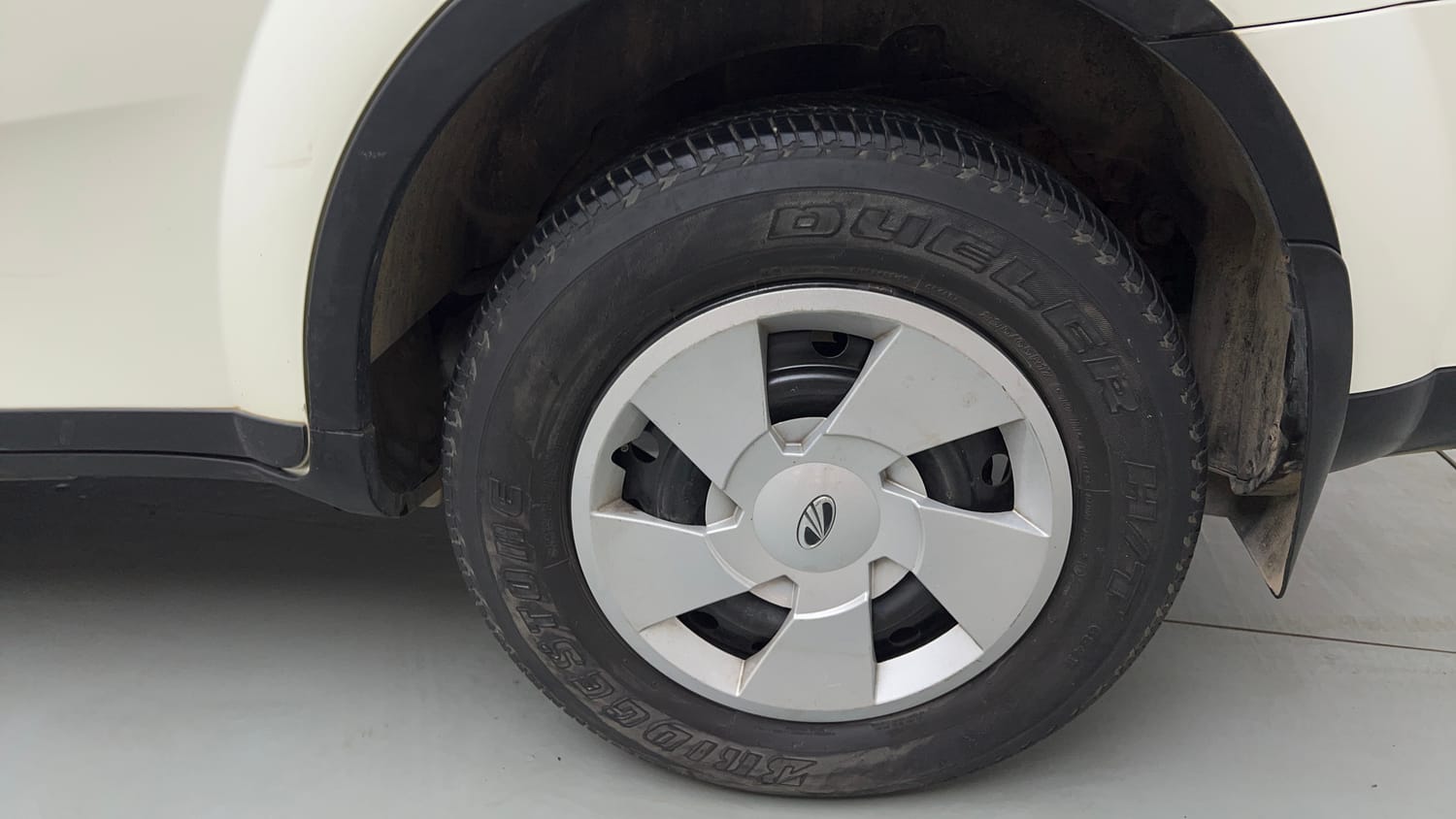 Used 2021 Mahindra XUV500 W7 Diesel Manual tyres LEFT REAR TYRE RIM VIEW