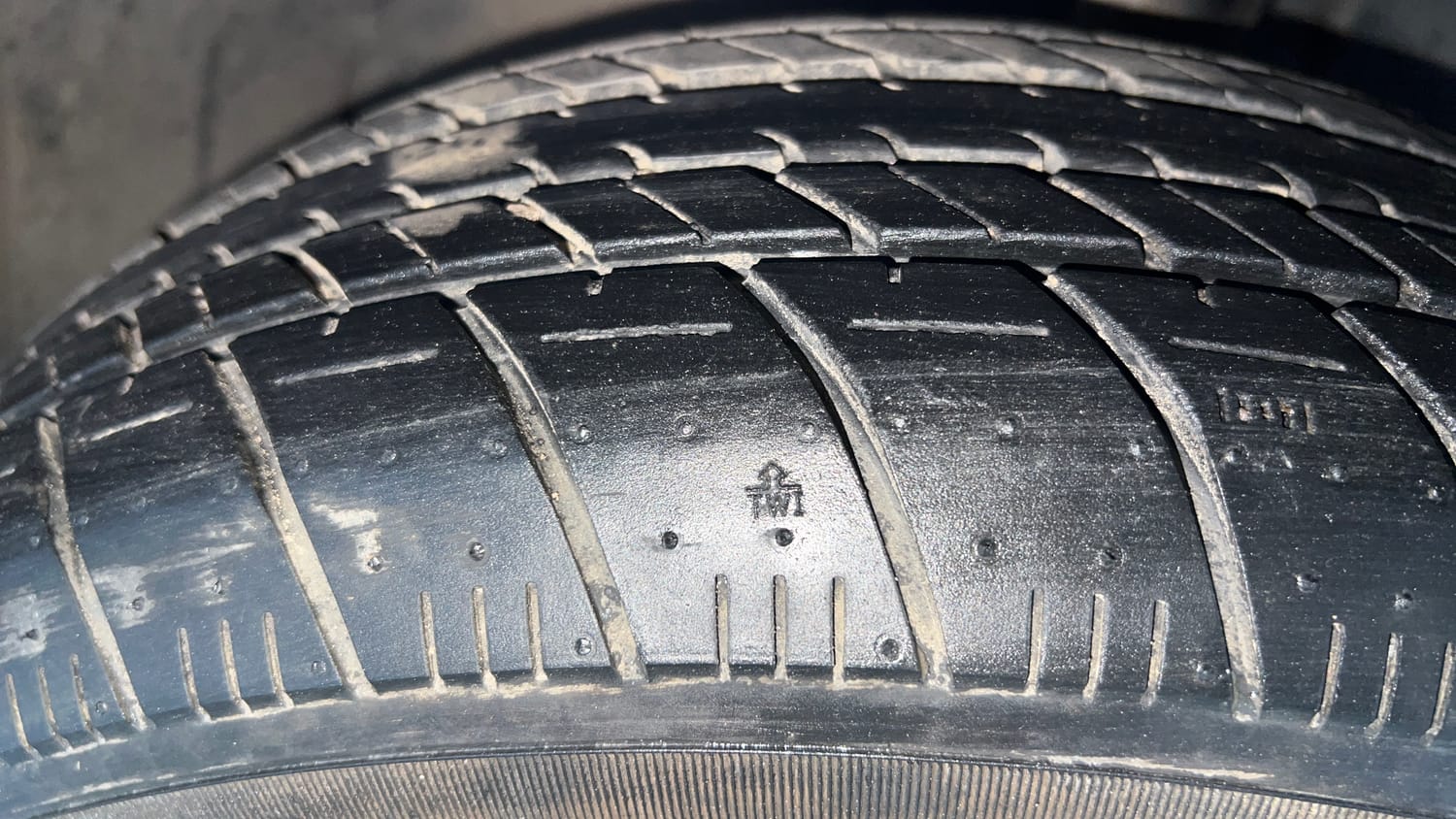 Used 2016 Ford Figo Trend 1.2 Ti-VCT Petrol Manual tyres RIGHT FRONT TYRE TREAD VIEW