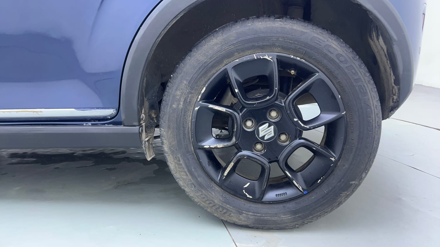 Used 2021 Maruti Suzuki Ignis Zeta 1.2 AMT Petrol Automatic tyres LEFT REAR TYRE RIM VIEW