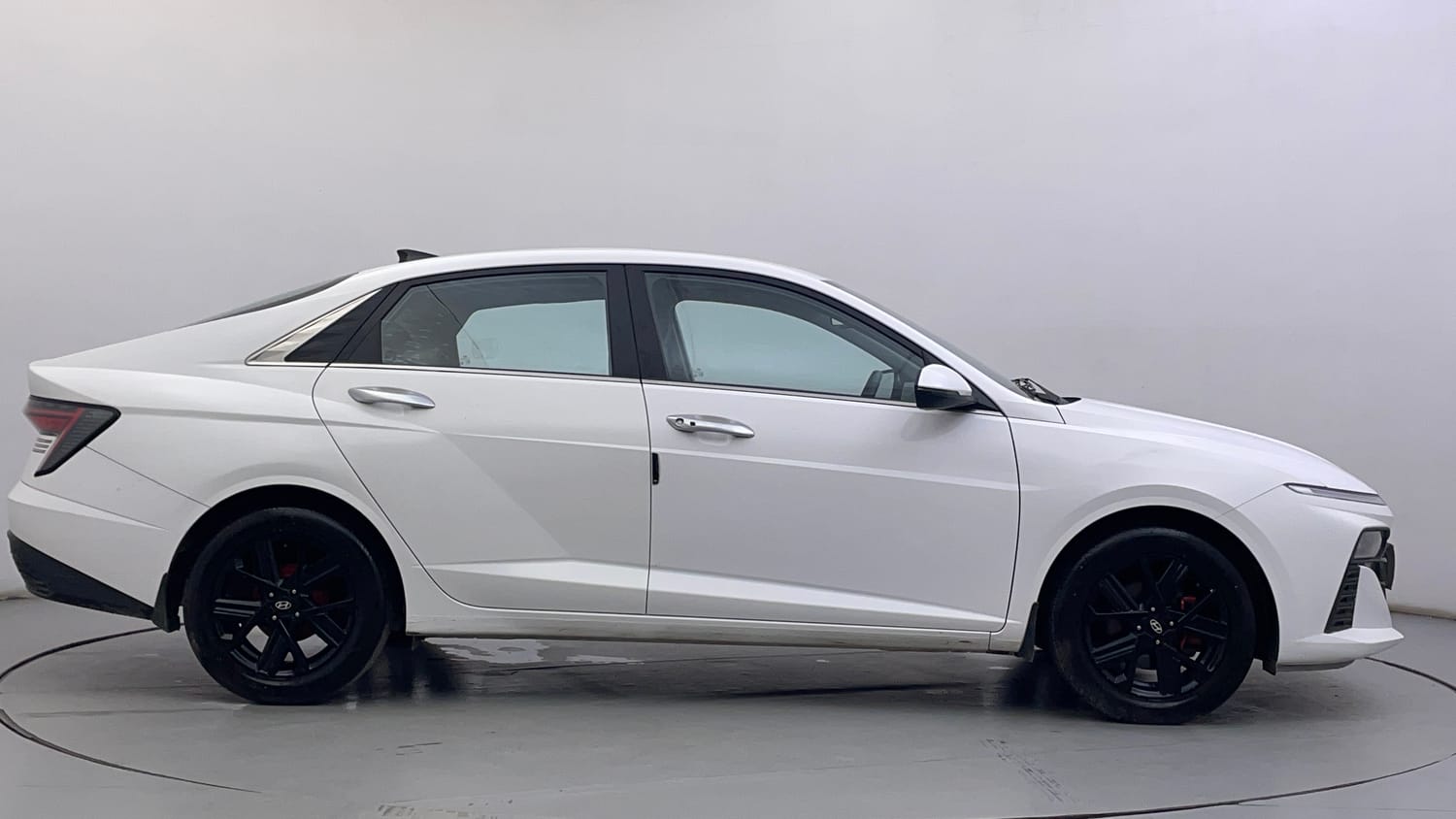 Used 2023 Hyundai Verna SX (O) 1.5 Turbo Petrol MT Petrol Manual exterior RIGHT SIDE VIEW