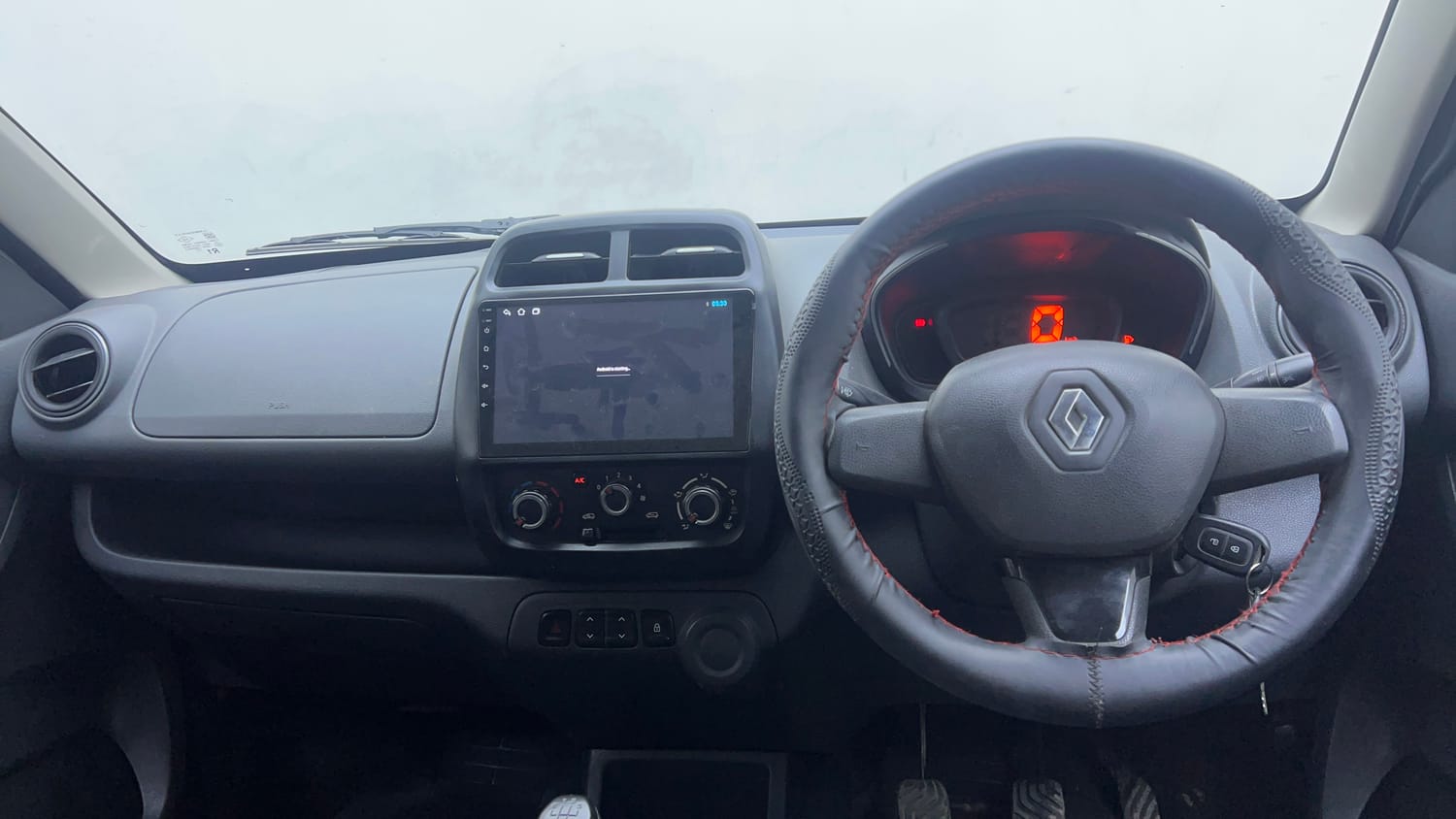 Used 2016 Renault Kwid RXT Petrol Manual interior DASHBOARD VIEW