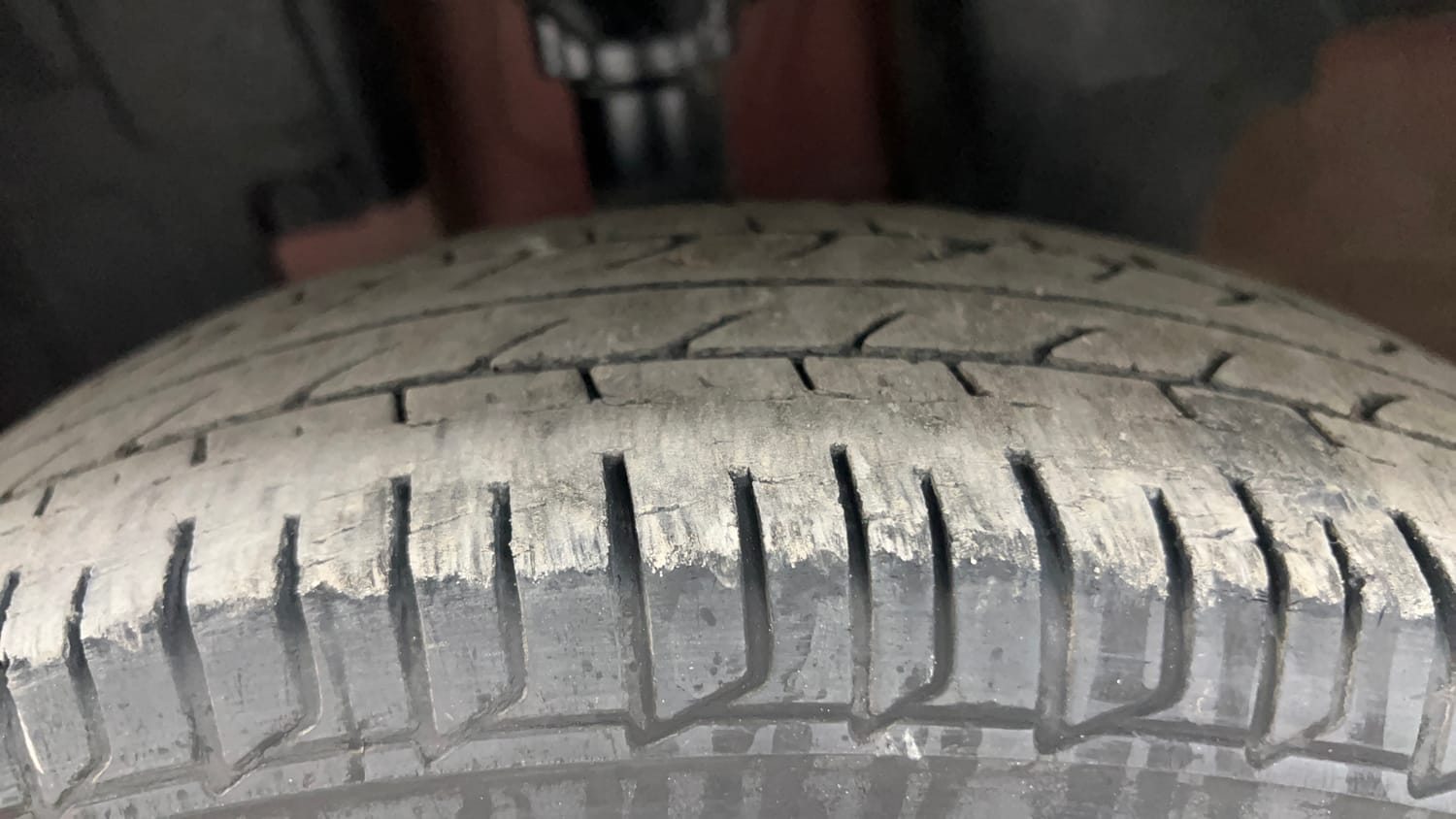 Used 2016 Renault Kwid RXT Petrol Manual tyres LEFT FRONT TYRE TREAD VIEW