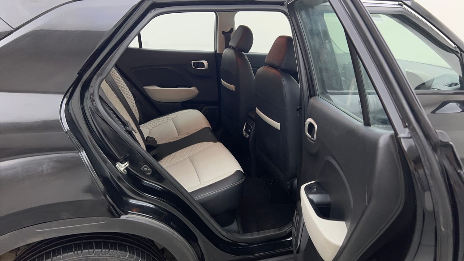 Used 2022 Hyundai Venue SX 1.2 Petrol Petrol Manual interior RIGHT SIDE REAR DOOR CABIN VIEW