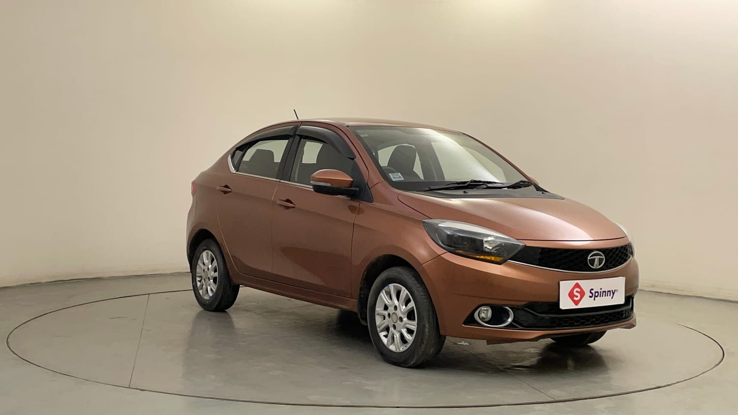 Used 2017 Tata Tigor Revotorq XZ (O) Diesel Manual exterior RIGHT FRONT CORNER VIEW