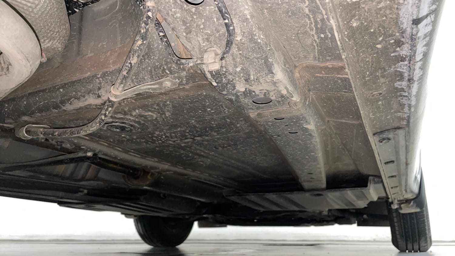 Used 2023 Maruti Suzuki Swift VXi Petrol Manual extra REAR RIGHT UNDERBODY VIEW