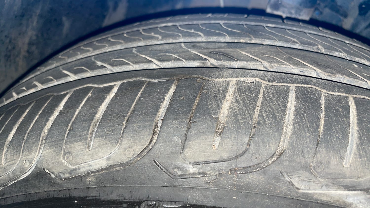 Used 2022 Tata Altroz XZ Plus Petrol Petrol Manual tyres RIGHT FRONT TYRE TREAD VIEW