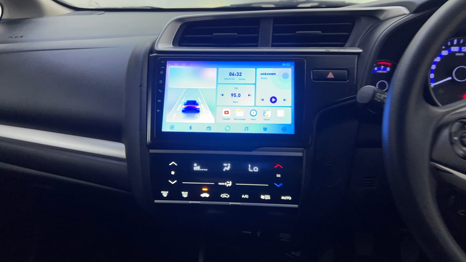 Used 2019 Honda WR-V VX MT Petrol Petrol Manual top_features Touch screen infotainment system