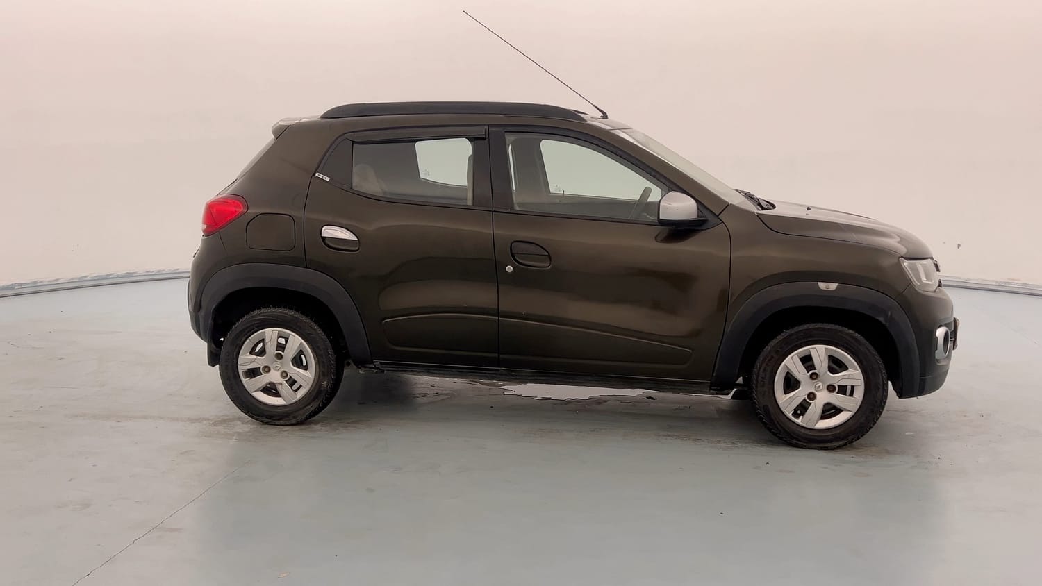 Used 2017 Renault Kwid 1.0 RXT AMT Opt Petrol Automatic exterior RIGHT SIDE VIEW