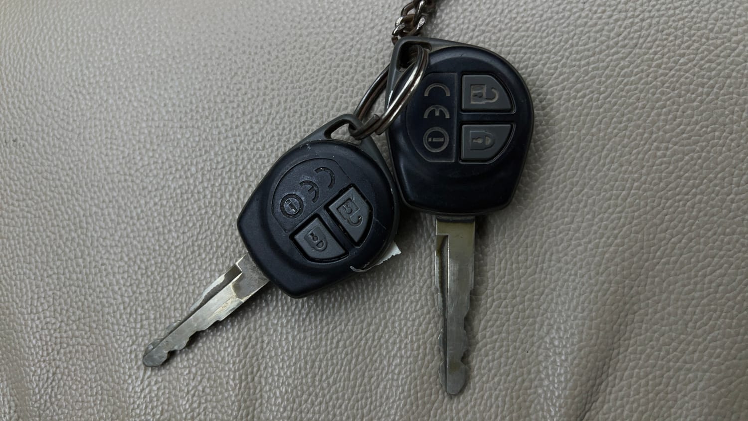 Used 2019 Maruti Suzuki Dzire VXi Petrol Manual extra CAR KEY VIEW