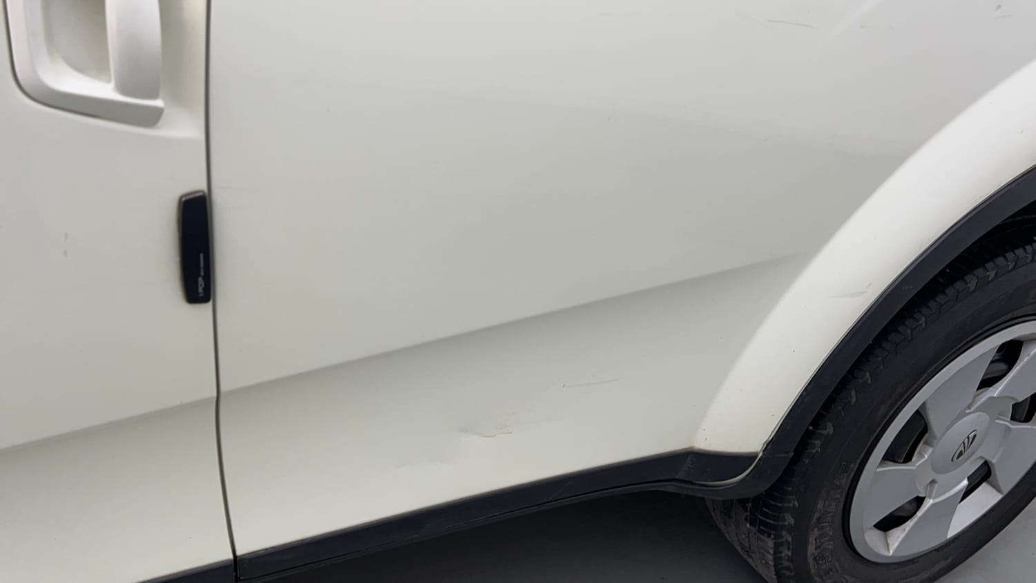Used 2021 Mahindra XUV500 W7 Diesel Manual dents MINOR DENT