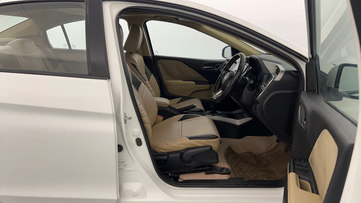 Used 2019 Honda City VX Petrol Petrol Manual interior RIGHT SIDE FRONT DOOR CABIN VIEW