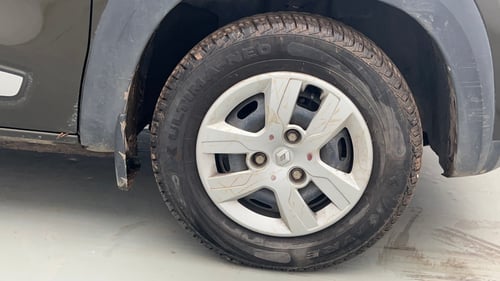 Used 2017 Renault Kwid 1.0 RXL Petrol Manual tyres RIGHT FRONT TYRE RIM VIEW