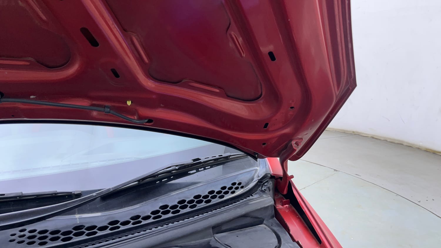 Used 2018 Tata Tiago Revotron XT Petrol Manual engine ENGINE LEFT SIDE HINGE & APRON VIEW