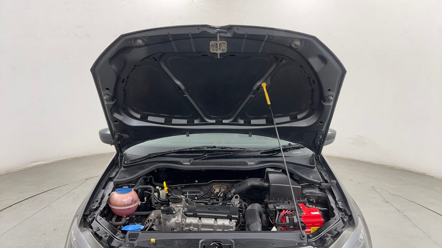 Used 2015 Volkswagen Polo Comfortline 1.2L (P) Petrol Manual engine ENGINE & BONNET OPEN FRONT VIEW