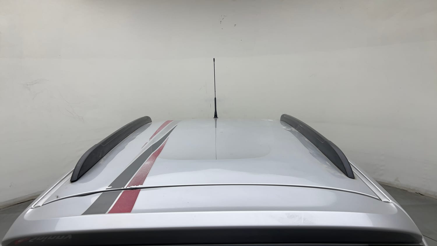 Used 2017 Renault Kwid RXT Live For More Edition 1.0 Petrol Manual exterior EXTERIOR ROOF VIEW