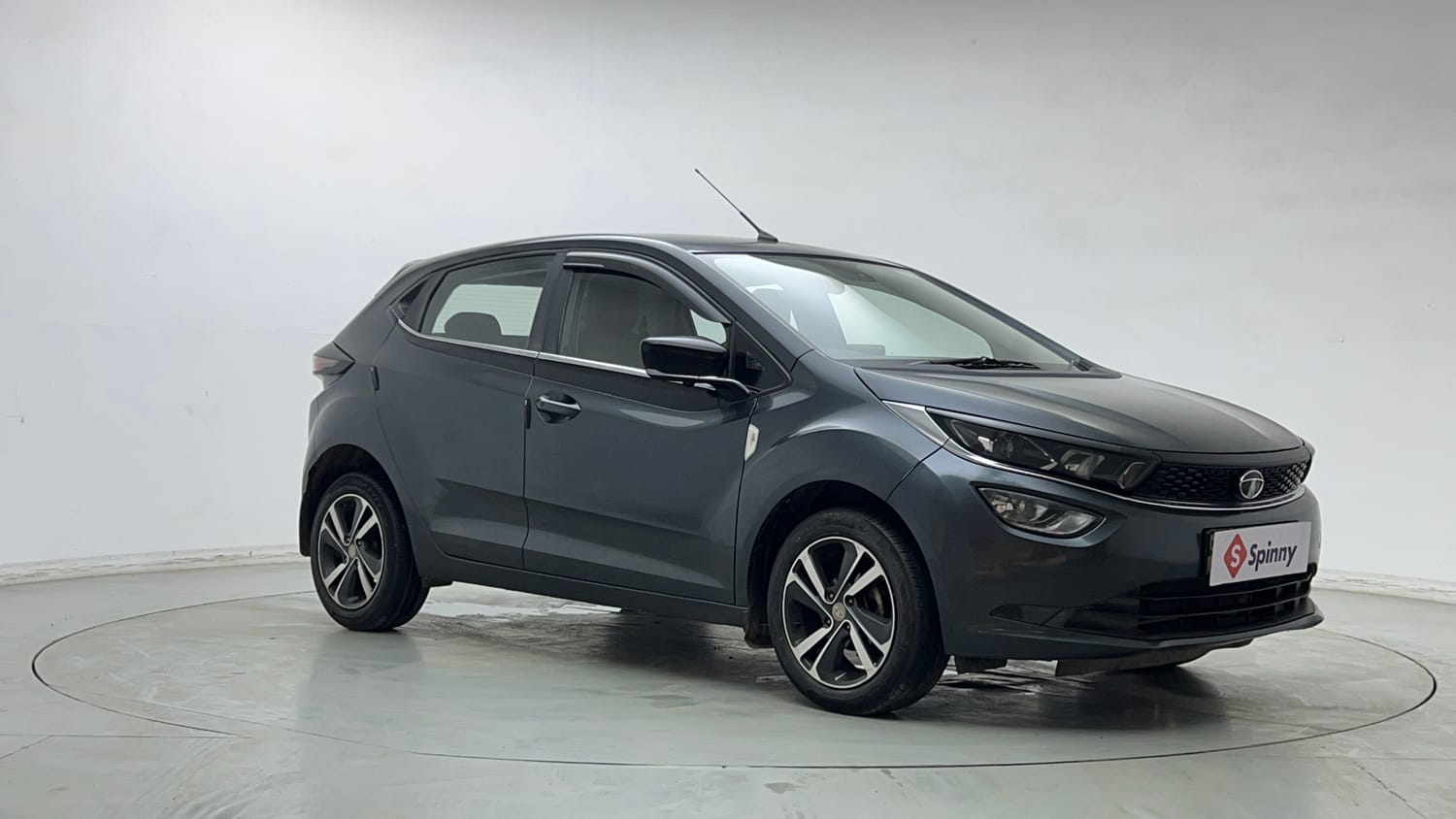 Used 2020 Tata Altroz XZ Petrol Petrol Manual exterior RIGHT FRONT CORNER VIEW