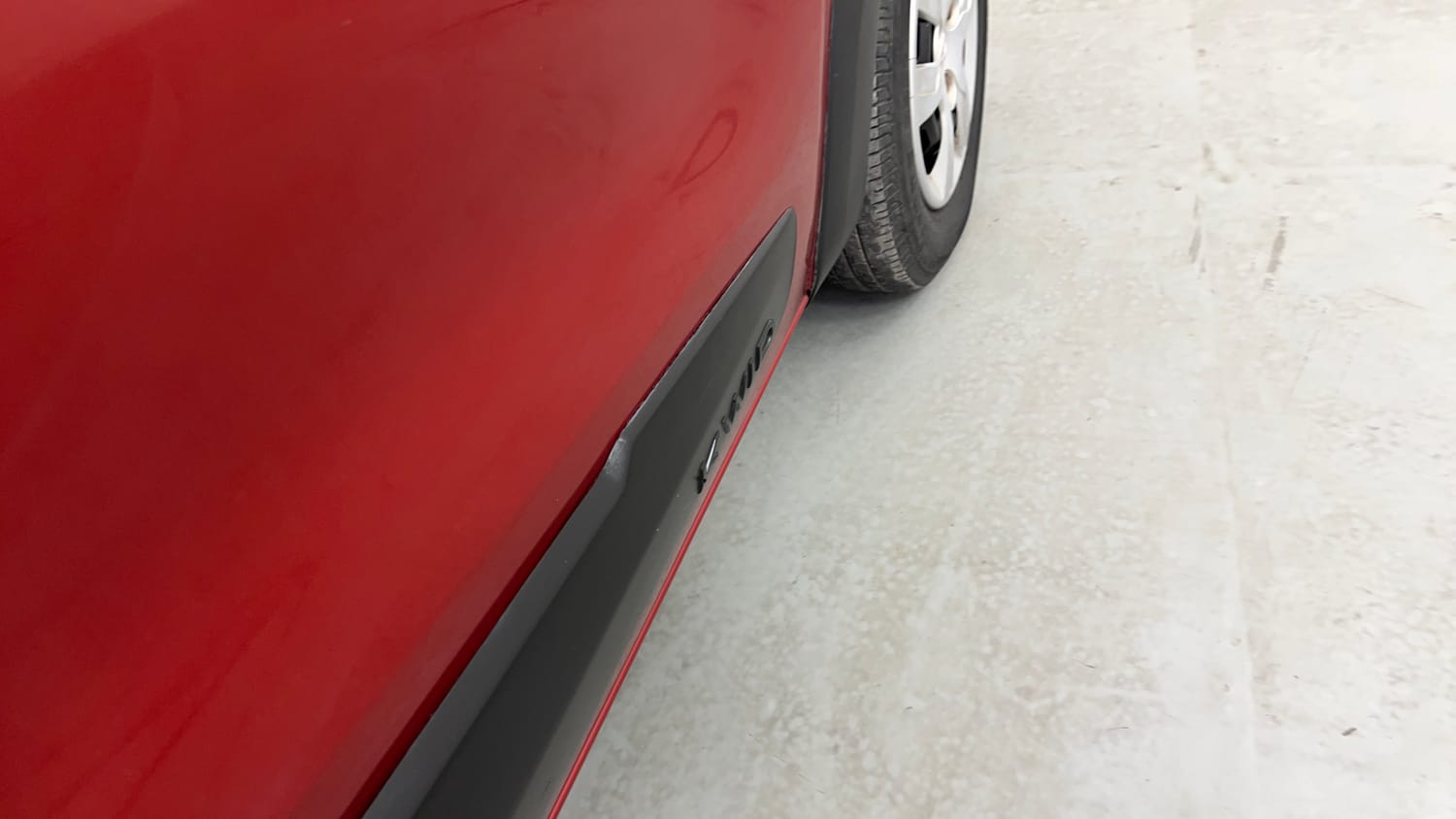 Used 2016 Renault Kwid RXT Petrol Manual dents MINOR SCRATCH