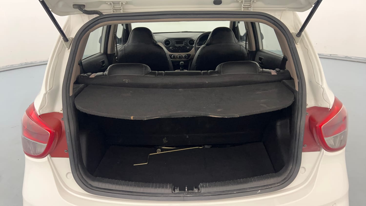 Used 2019 Hyundai Grand i10 Magna 1.2 Kappa VTVT Petrol Manual interior DICKY INSIDE VIEW