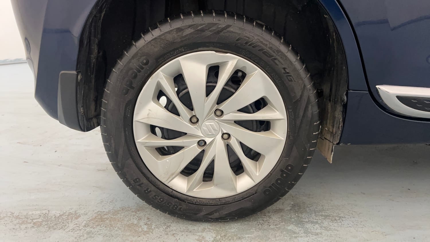 Used 2023 Maruti Suzuki Baleno Delta MT Petrol Manual tyres RIGHT REAR TYRE RIM VIEW
