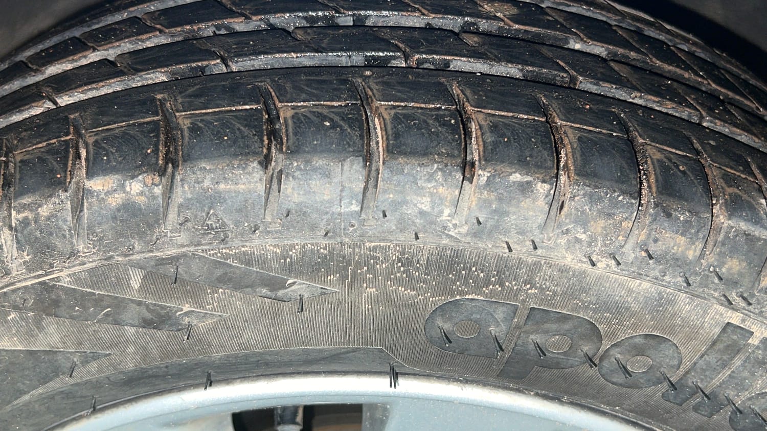 Used 2014 Hyundai Xcent SX 1.2 Petrol Manual tyres RIGHT FRONT TYRE TREAD VIEW