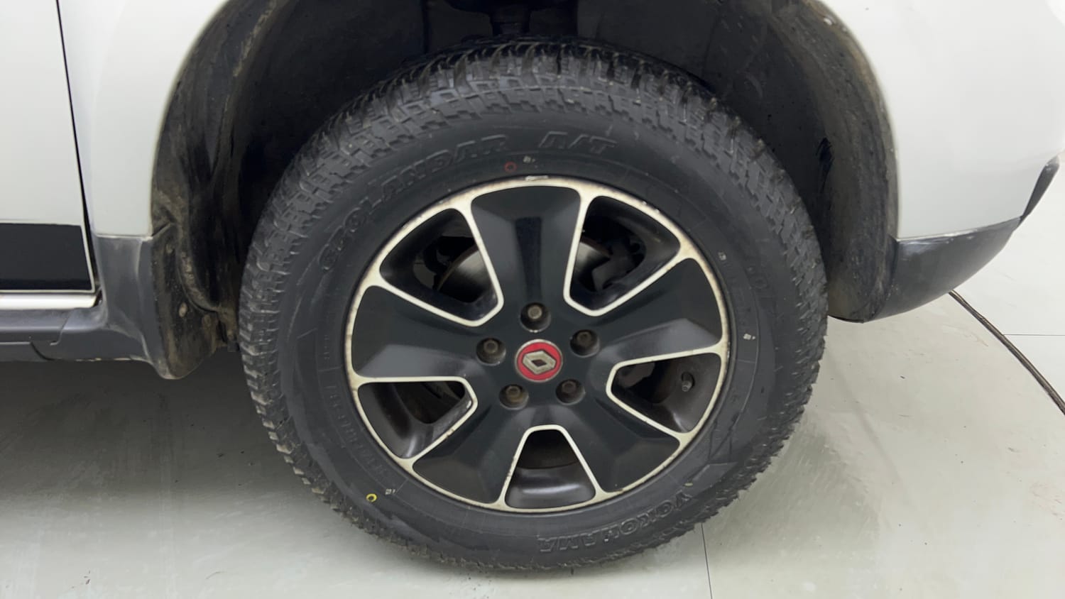 Used 2018 Renault Duster RXS CVT Petrol Automatic tyres RIGHT FRONT TYRE RIM VIEW