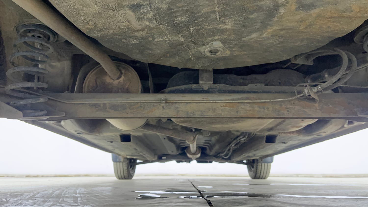 Used 2016 Renault Kwid 1.0 RXT Petrol Manual extra REAR UNDERBODY VIEW (TAKEN FROM REAR)