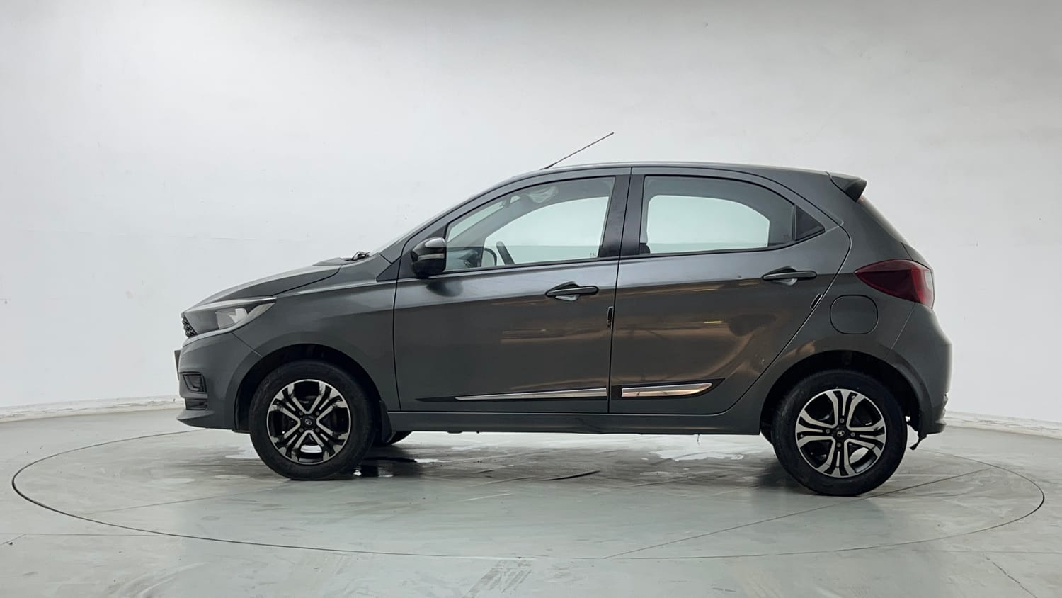 Used 2024 Tata Tiago XTA Petrol Automatic exterior LEFT SIDE VIEW
