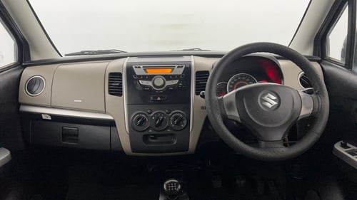 Used 2013 Maruti Suzuki Wagon R VXI Petrol Manual interior DASHBOARD VIEW