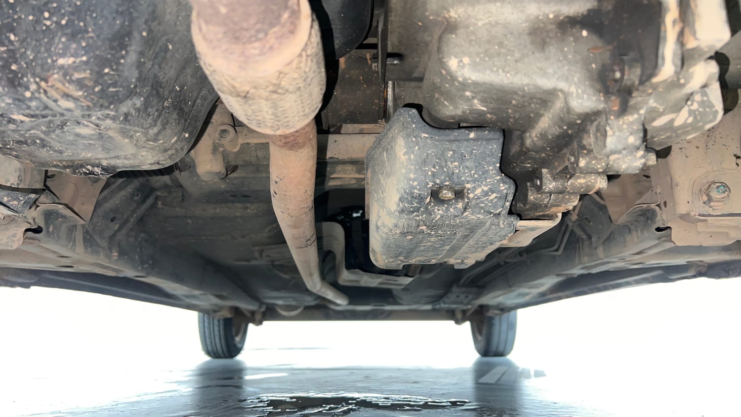 Used 2014 Hyundai Eon Magna + Petrol Manual extra FRONT LEFT UNDERBODY VIEW